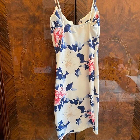 GUESS White Floral Dress, XS - Picture 3 of 7